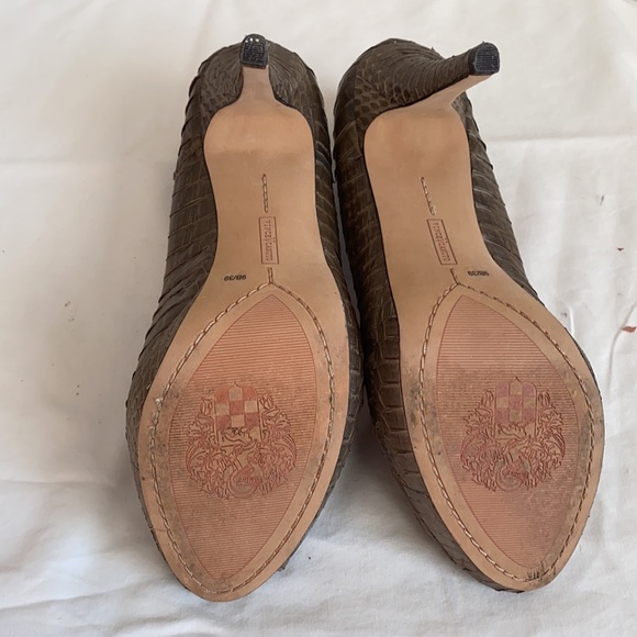 Vince Camuto Brown Pumps - Picture 3 of 4
